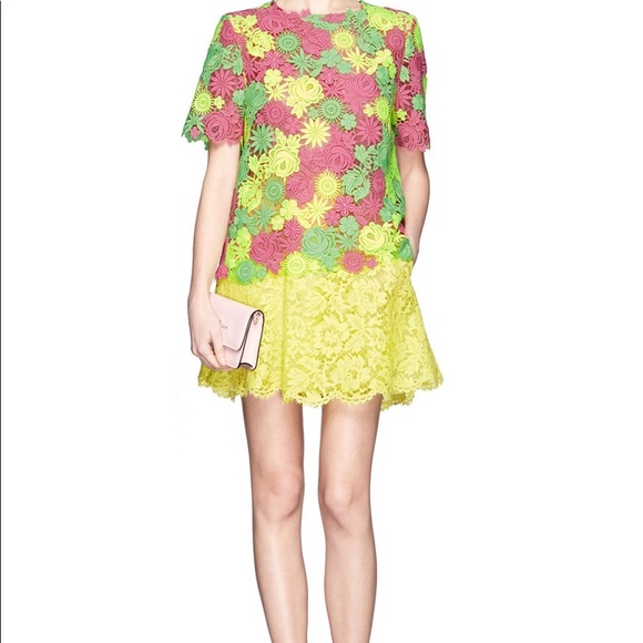 VALENTINO FLUO GUIPURE LACE TOP 🤩🤩🤩🤩🤩 - Picture 2 of 5